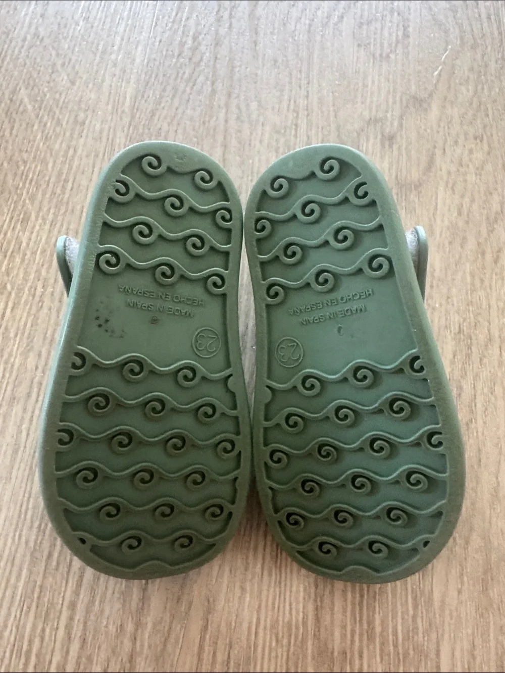 Igor Nemo barefoot Closed-Toe Jelly Sandals in Green